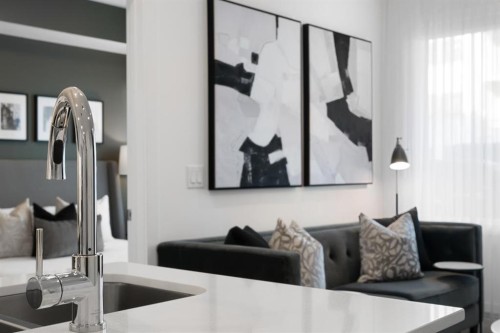 3314-6 Merganser Drive West, Chestermere, AB - Indoor Photo Showing Other Room