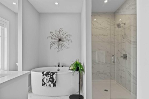 501-8155 8 Avenue Sw, Calgary, AB - Indoor Photo Showing Bathroom