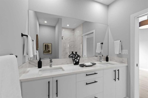 501-8155 8 Avenue Sw, Calgary, AB - Indoor Photo Showing Bathroom