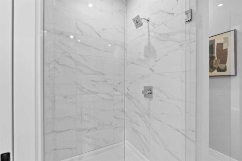 501-8155 8 Avenue Sw, Calgary, AB - Indoor Photo Showing Bathroom