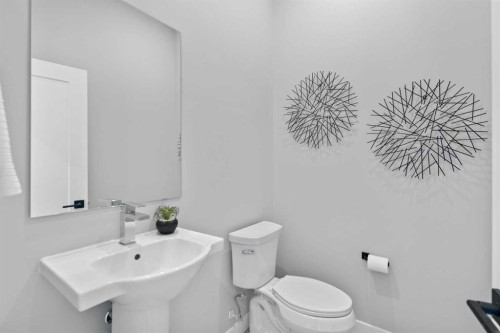 501-8155 8 Avenue Sw, Calgary, AB - Indoor Photo Showing Bathroom