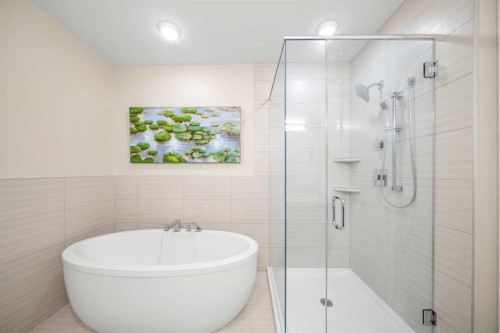 303-11 Burma Star Road Sw, Calgary, AB - Indoor Photo Showing Bathroom