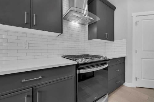 149 Belmont Villas Sw, Calgary, AB - Indoor Photo Showing Kitchen