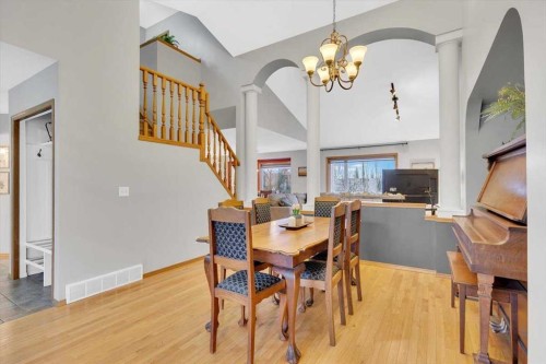 507 Sheep River Close, Okotoks, AB - Indoor Photo Showing Dining Room
