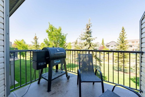 220 Bayside Point Sw, Airdrie, AB - Outdoor With Exterior