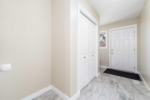 220 Bayside Point Sw, Airdrie, AB - Indoor Photo Showing Other Room