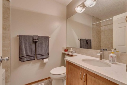 100 Royal Oak Terrace Nw, Calgary, AB - Indoor Photo Showing Bathroom
