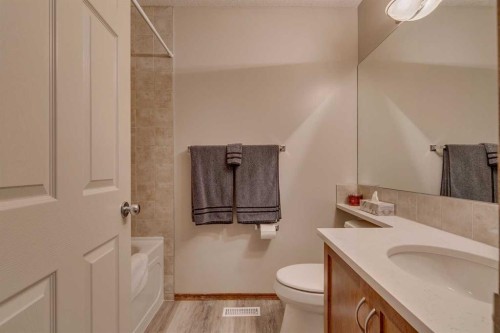 100 Royal Oak Terrace Nw, Calgary, AB - Indoor Photo Showing Bathroom