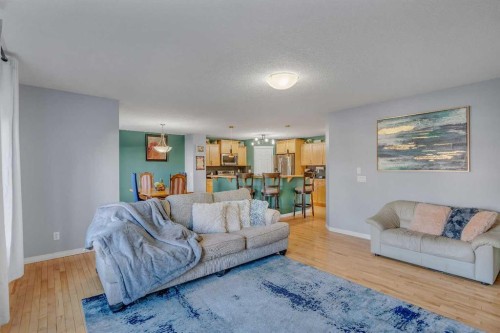 6 Morningside Landing Sw, Airdrie, AB - Indoor Photo Showing Living Room