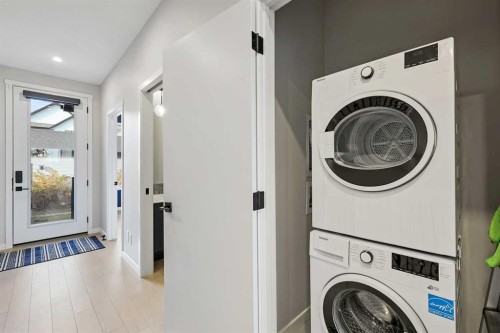 709 Marine Drive Se, Calgary, AB - Indoor Photo Showing Laundry Room