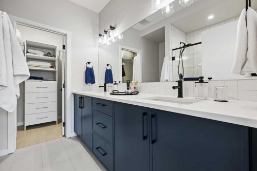 709 Marine Drive Se, Calgary, AB - Indoor Photo Showing Bathroom