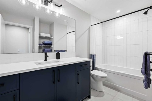 709 Marine Drive Se, Calgary, AB - Indoor Photo Showing Bathroom