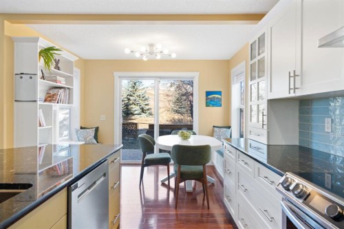 27 Gleneagles Terrace, Cochrane, AB - Indoor Photo Showing Kitchen