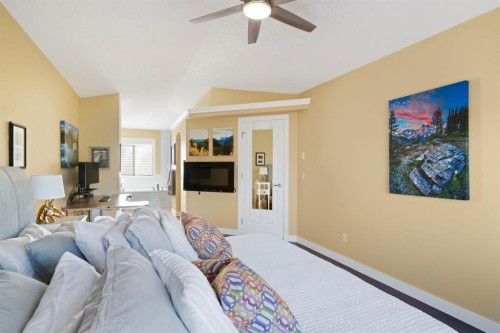 27 Gleneagles Terrace, Cochrane, AB - Indoor Photo Showing Bedroom