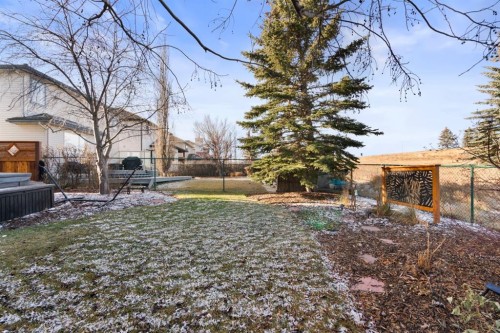 27 Gleneagles Terrace, Cochrane, AB - Outdoor