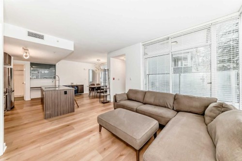 624 14 Avenue Sw, Calgary, AB - Indoor Photo Showing Living Room