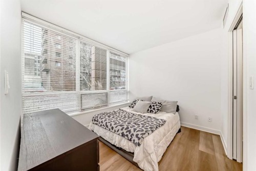 624 14 Avenue Sw, Calgary, AB - Indoor Photo Showing Bedroom