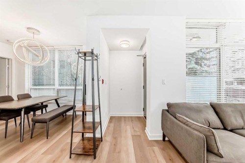 624 14 Avenue Sw, Calgary, AB - Indoor Photo Showing Other Room