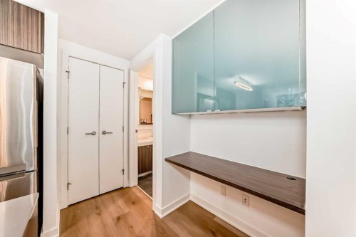 624 14 Avenue Sw, Calgary, AB - Indoor Photo Showing Other Room