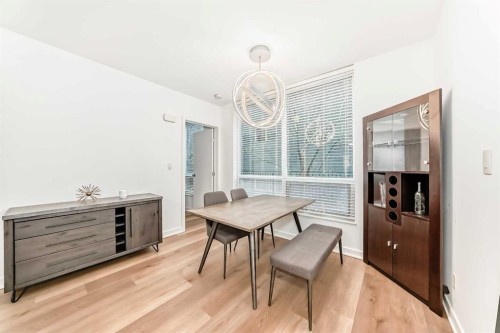 624 14 Avenue Sw, Calgary, AB - Indoor Photo Showing Other Room