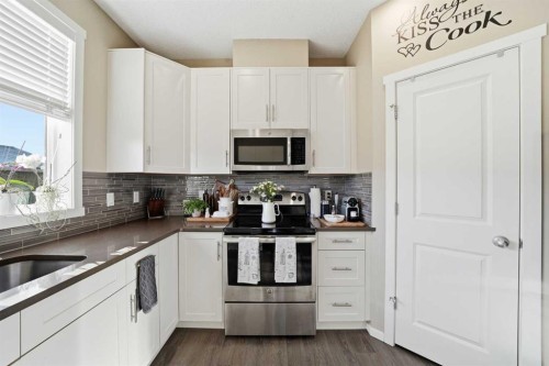 17 Auburn Meadows Link Se, Calgary, AB - Indoor Photo Showing Kitchen