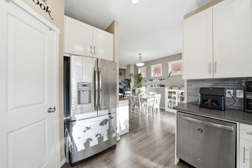 17 Auburn Meadows Link Se, Calgary, AB - Indoor Photo Showing Kitchen