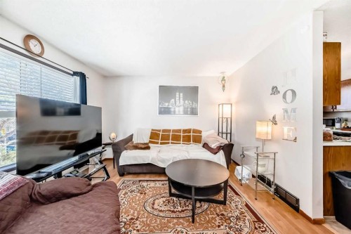 27 Martinview Crescent Ne, Calgary, AB - Indoor Photo Showing Living Room