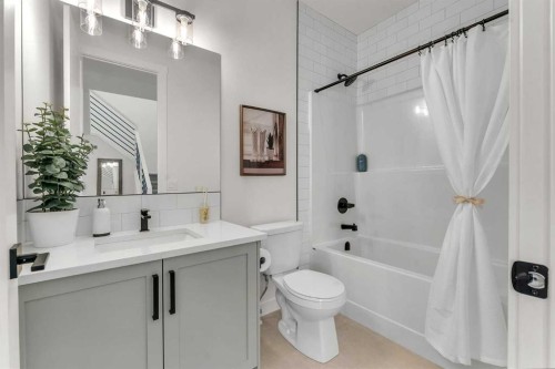 303 Kinniburgh Loop, Chestermere, AB - Indoor Photo Showing Bathroom