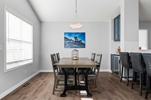 49 Somerside Close Sw, Calgary, AB - Indoor Photo Showing Dining Room