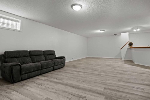 49 Somerside Close Sw, Calgary, AB - Indoor