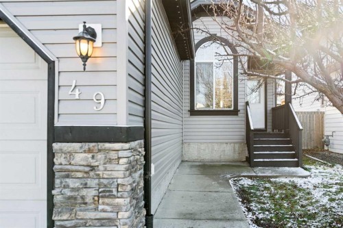 49 Somerside Close Sw, Calgary, AB - Outdoor With Exterior