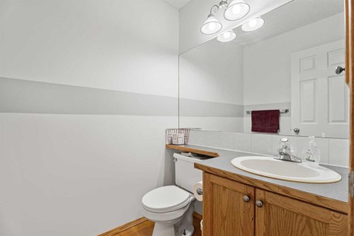 51 Westfall Crescent, Okotoks, AB - Indoor Photo Showing Bathroom