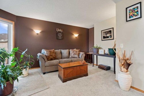 51 Westfall Crescent, Okotoks, AB - Indoor Photo Showing Living Room