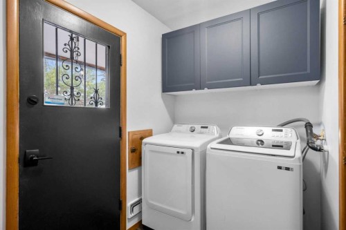 7 Creston Crescent Nw, Calgary, AB - Indoor Photo Showing Laundry Room