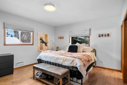 7 Creston Crescent Nw, Calgary, AB - Indoor Photo Showing Bedroom