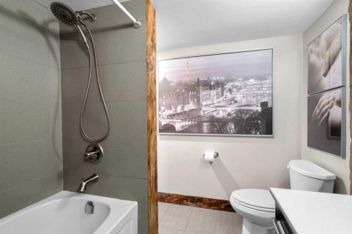 7 Creston Crescent Nw, Calgary, AB - Indoor Photo Showing Bathroom