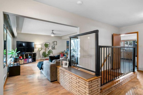 7 Creston Crescent Nw, Calgary, AB - Indoor