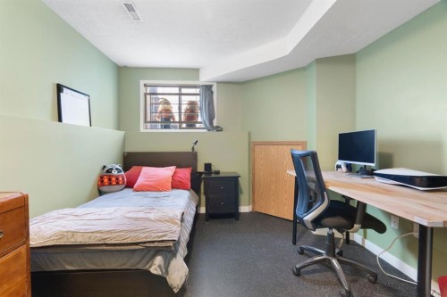 204 Hidden Spring Green Nw, Calgary, AB - Indoor