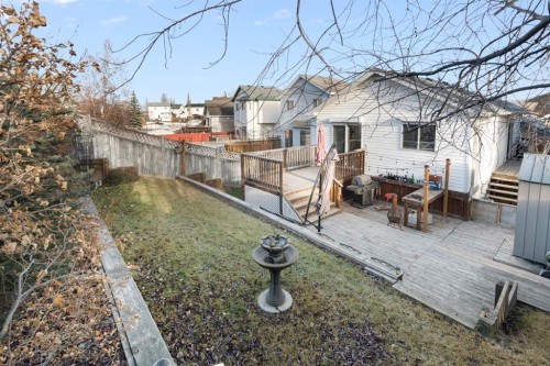 204 Hidden Spring Green Nw, Calgary, AB - Outdoor