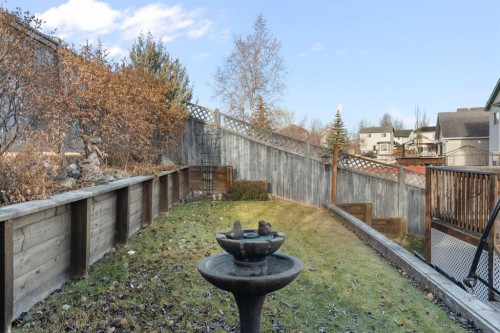 204 Hidden Spring Green Nw, Calgary, AB - Outdoor