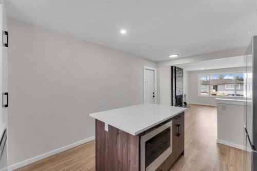 1271 Penedo Crescent Se, Calgary, AB - Indoor Photo Showing Other Room