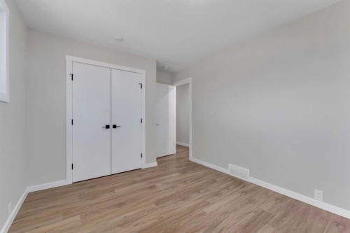 1271 Penedo Crescent Se, Calgary, AB - Indoor Photo Showing Other Room