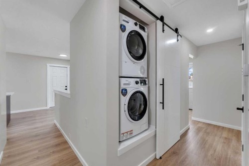 1271 Penedo Crescent Se, Calgary, AB - Indoor Photo Showing Laundry Room