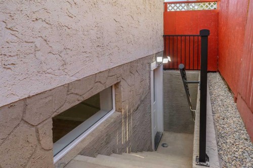 1271 Penedo Crescent Se, Calgary, AB - Outdoor