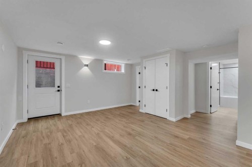 1271 Penedo Crescent Se, Calgary, AB - Indoor Photo Showing Other Room