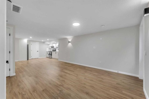 1271 Penedo Crescent Se, Calgary, AB - Indoor Photo Showing Other Room
