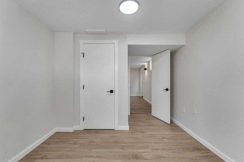 1271 Penedo Crescent Se, Calgary, AB - Indoor Photo Showing Other Room