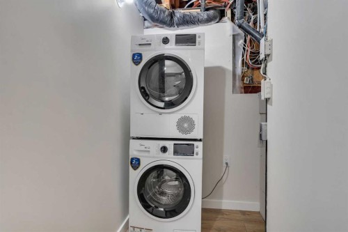 1271 Penedo Crescent Se, Calgary, AB - Indoor Photo Showing Laundry Room