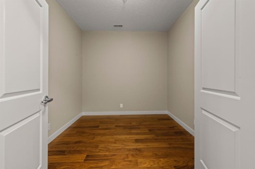 402-476 14 Street Nw, Calgary, AB - Indoor Photo Showing Other Room