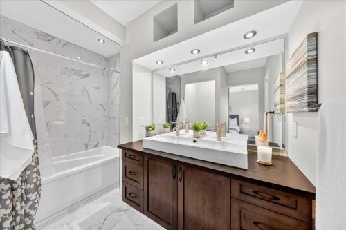 2103 Country Hills Circle Nw, Calgary, AB - Indoor Photo Showing Bathroom